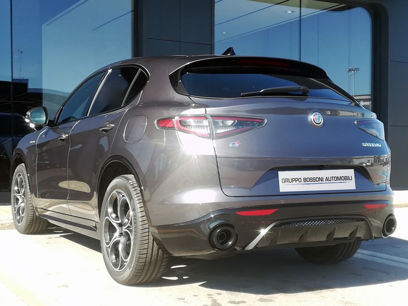 7 - Alfa Romeo Stelvio 2.2 turbo 210cv veloce q4 at8