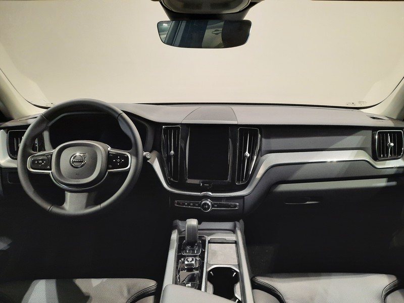 7 - Volvo XC60 2.0 t6 recharge plug-in hybrid  plus bright awd automatico obc 6,4kw