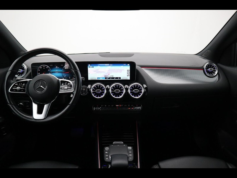 13 - Mercedes GLA 200 d sport plus 8g-dct