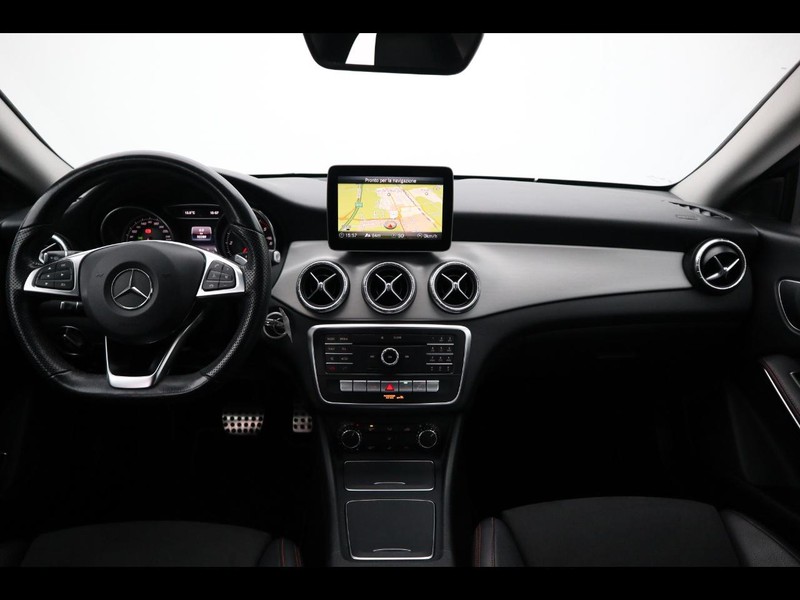 13 - Mercedes CLA shooting brake 200 d premium 4matic 7g-dct fl