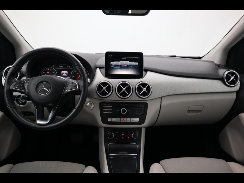 13 - Mercedes Classe B 180 d sport next 7g-dct