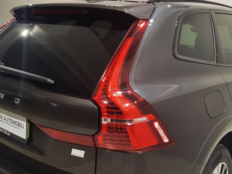 31 - Volvo XC60 2.0 t6 recharge plug-in hybrid  plus dark awd automatico obc 6,4kw