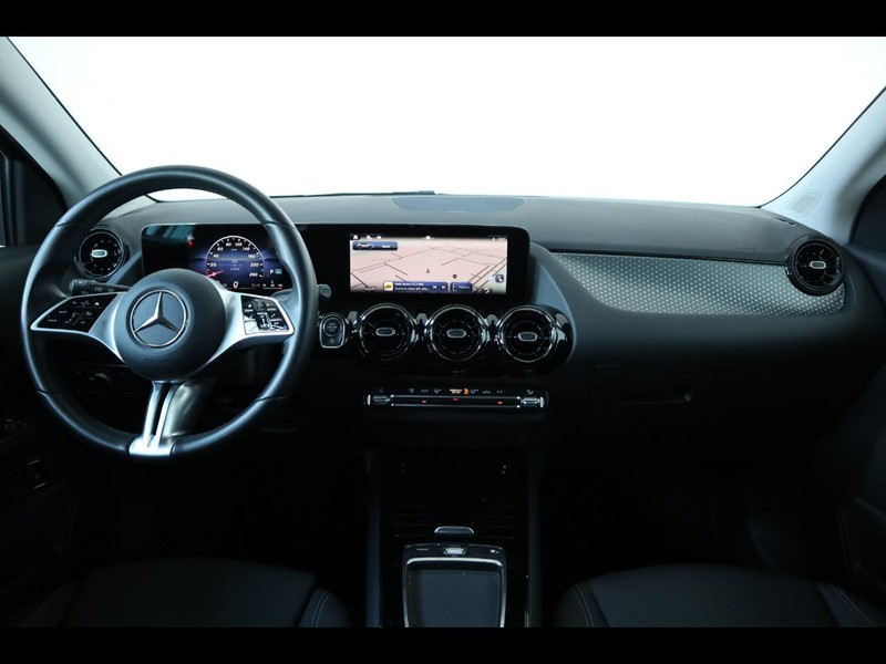 13 - Mercedes GLA 180 d advanced 8g-dct