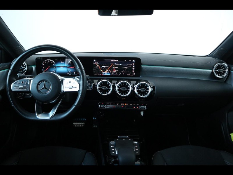 13 - Mercedes Classe A 180 d premium night edition 8g-dct