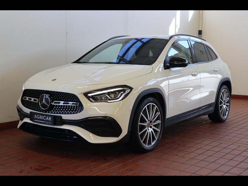 1 - Mercedes GLA 200 d premium 4matic 8g-dct