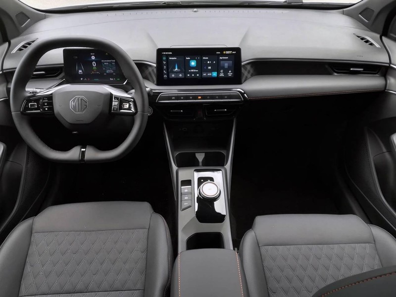 7 - Mg MG3 MG 1.5 hybrid+ luxury