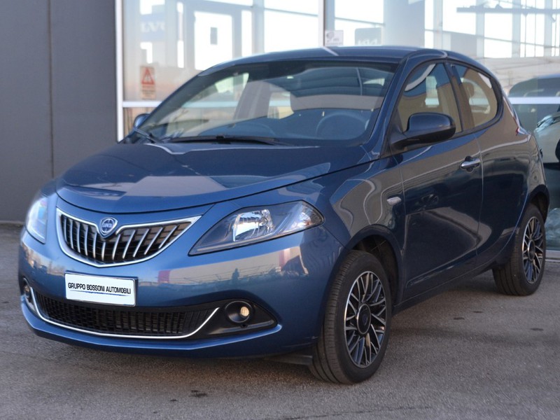 1 - Lancia Ypsilon 1.0 firefly hybrid 70cv platino s&s