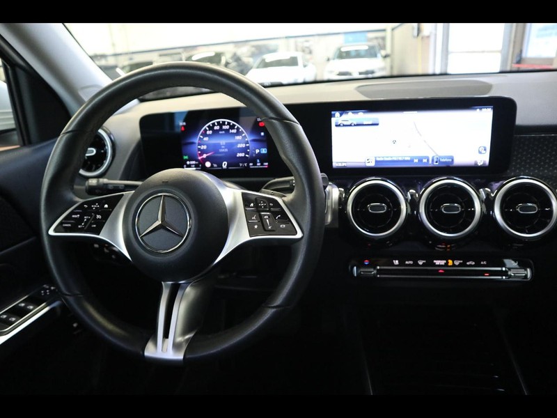 13 - Mercedes GLB 180 d progressive advanced 8g-dct