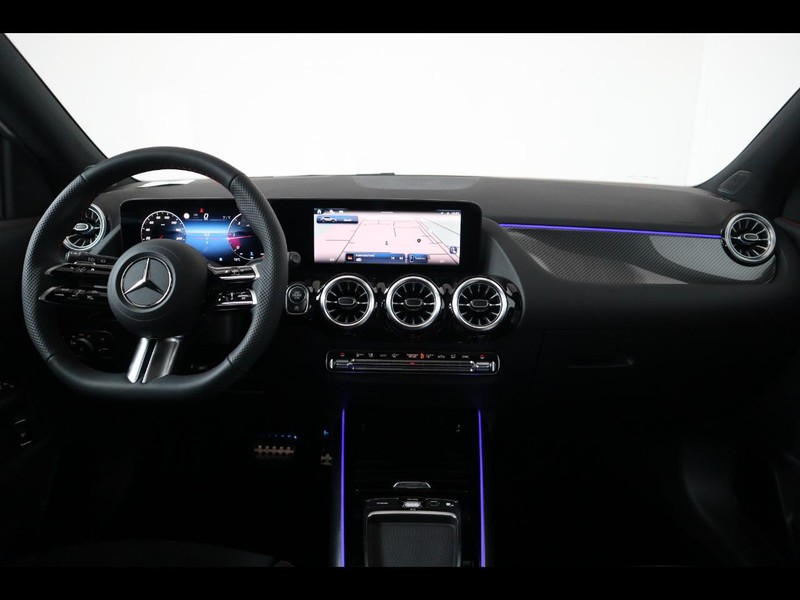 13 - Mercedes GLA 220 d amg line premium 4matic 8g-dct