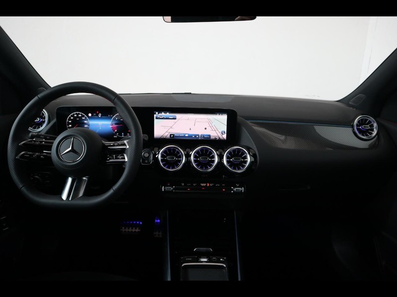 13 - Mercedes GLA 180 d amg line advanced plus 8g-dct