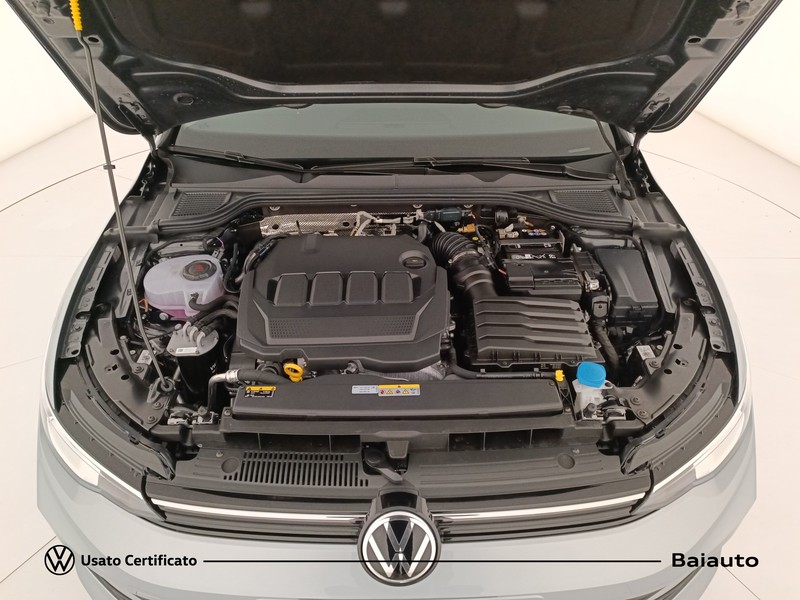 19 - Volkswagen Golf variant 2.0 tdi scr 150cv life