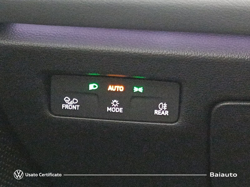 13 - Volkswagen Passat 1.5 tsi ehybrid 204cv business dsg