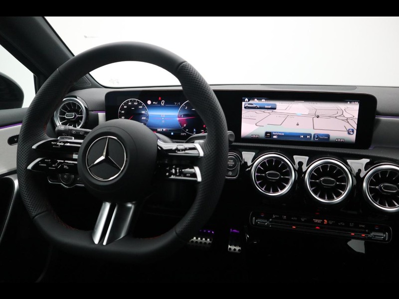 13 - Mercedes Classe A 200 d amg line premium speedshift dct amg 8g