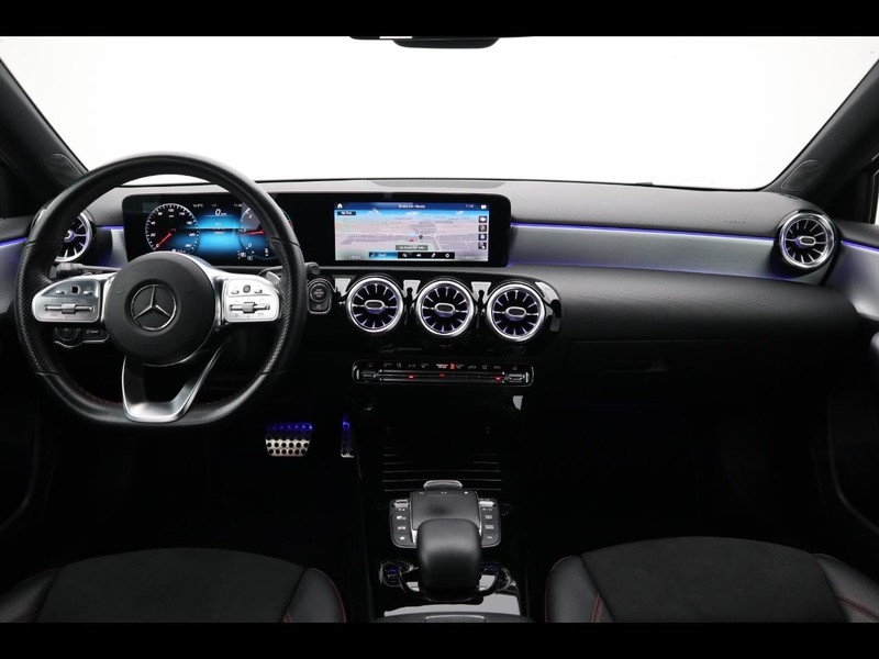 13 - Mercedes Classe A 200 d premium 8g-dct