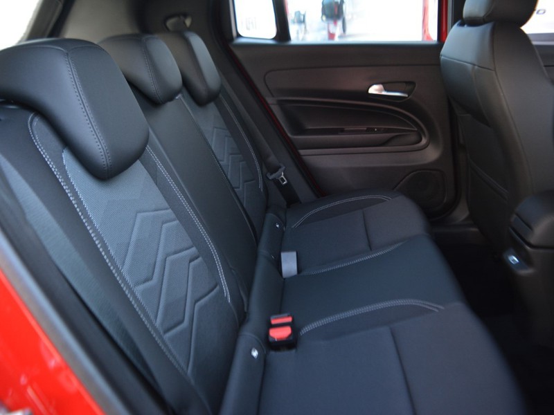 7 - Jeep Avenger 1.2 turbo 100cv altitude fwd