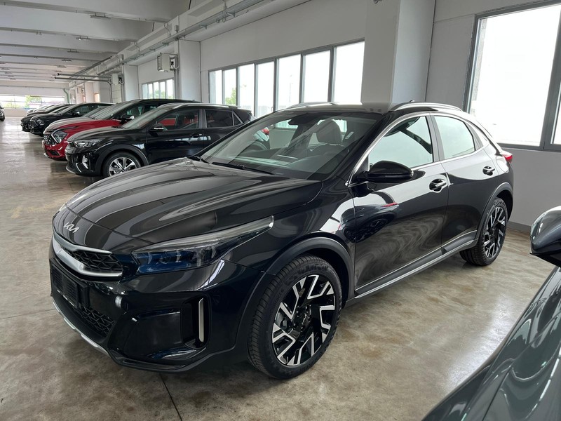 1 - Kia Xceed 1.5 t-gdi mhev 140cv business mt