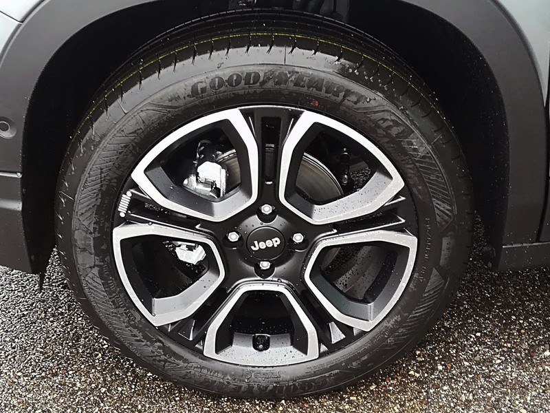 13 - Jeep Avenger 1.2 turbo 100cv summit fwd