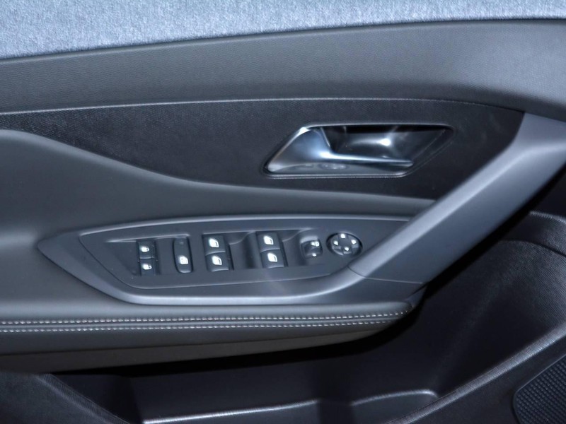 13 - Peugeot 308 sw 1.5 bluehdi allure eat8 s&s