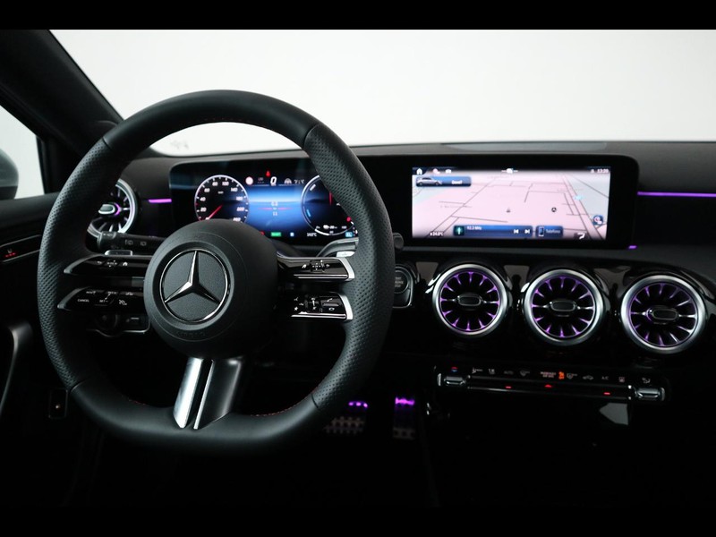 13 - Mercedes Classe A 250 e plug-in-hybrid amg line advanced plus speedshift dct amg 8g