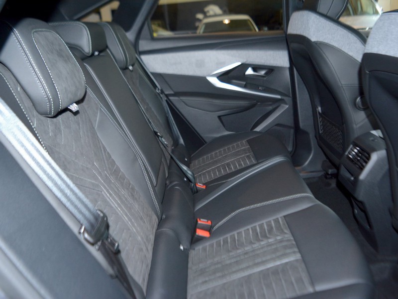 7 - Peugeot 3008 1.2 hybrid 136cv gt e-dcs6