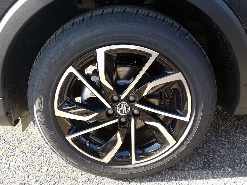 13 - Mg ZS classic 1.5 luxury