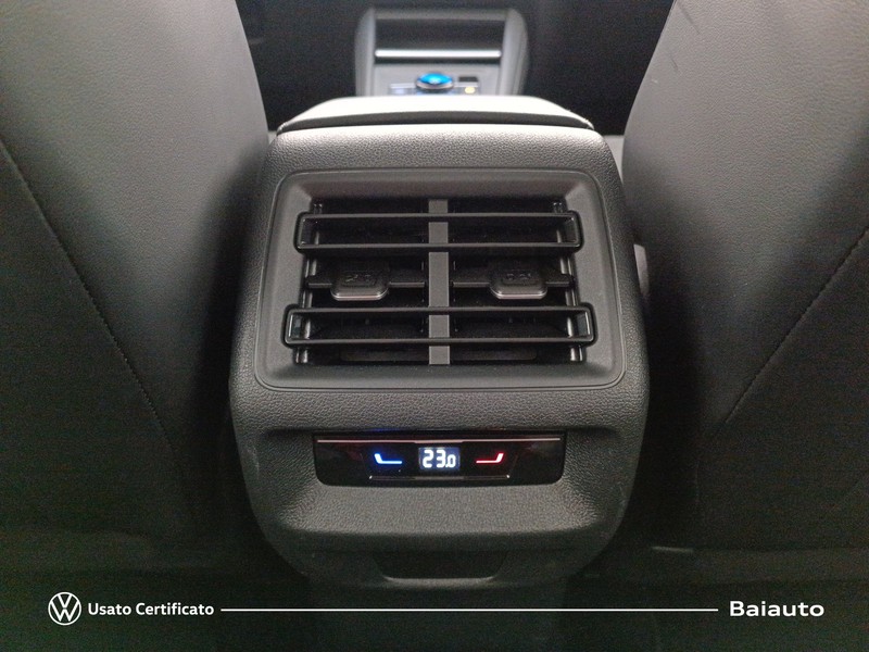 13 - Volkswagen Tiguan 2.0 tdi scr 150cv life dsg