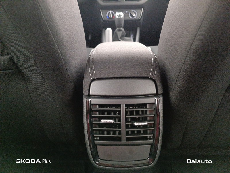 13 - Skoda Kamiq 1.0 tsi 115cv selection