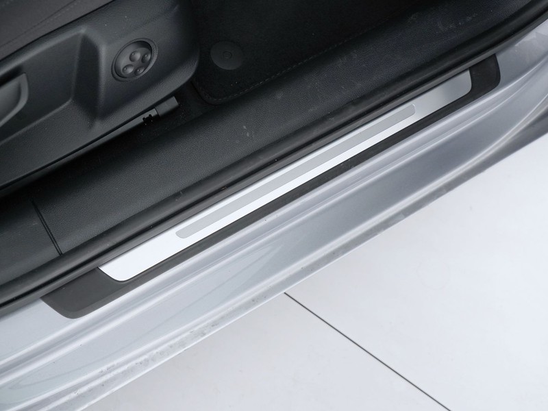 19 - Audi A4 avant 30 2.0 tdi mhev 136cv business s tronic