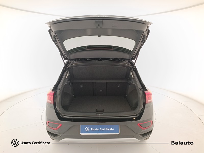 31 - Volkswagen T-Roc 1.0 tsi 115cv life