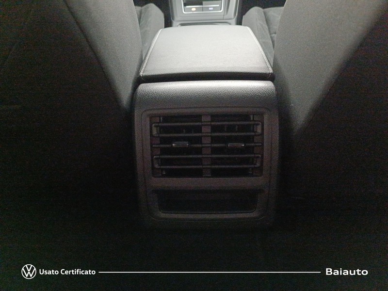 13 - Volkswagen Golf 1.5 tsi evo act 130cv life