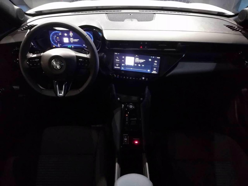 7 - Alfa Romeo Junior 1.2 hybrid 145cv ibrida edct6