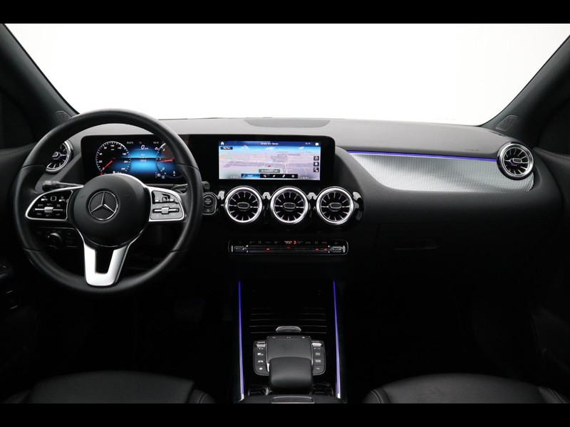 13 - Mercedes GLA 200 d sport plus 4matic 8g-dct