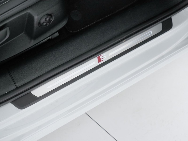 19 - Audi A4 avant 40 2.0 tdi mhev 204cv s line edition quattro s tronic