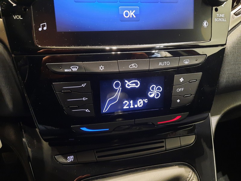 13 - Lancia Ypsilon 1.0 firefly hybrid 70cv gold s&s