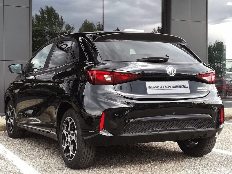 7 - Mg MG3 1.5 hybrid+ luxury