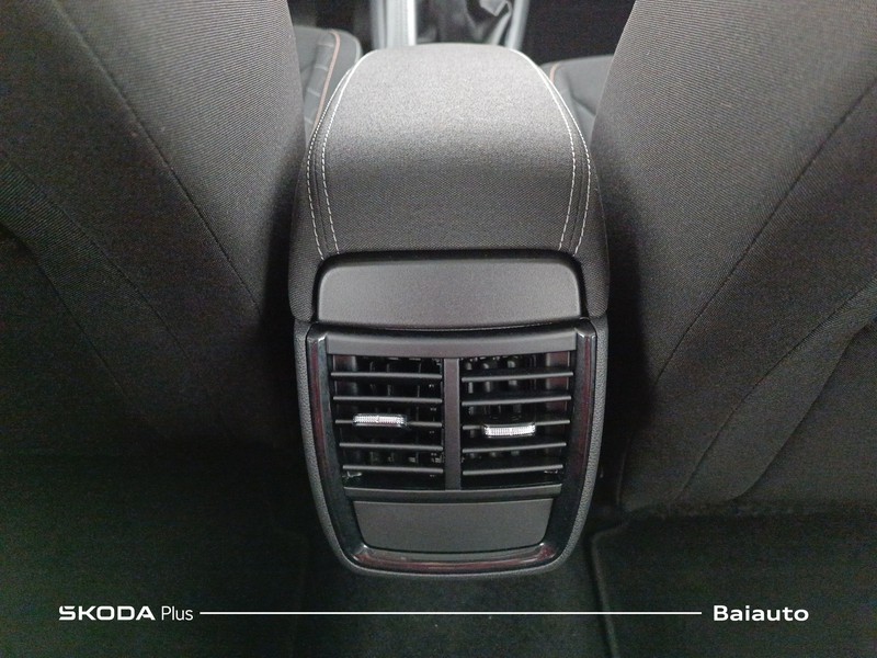 13 - Skoda Kamiq 1.0 tsi 95cv ambition