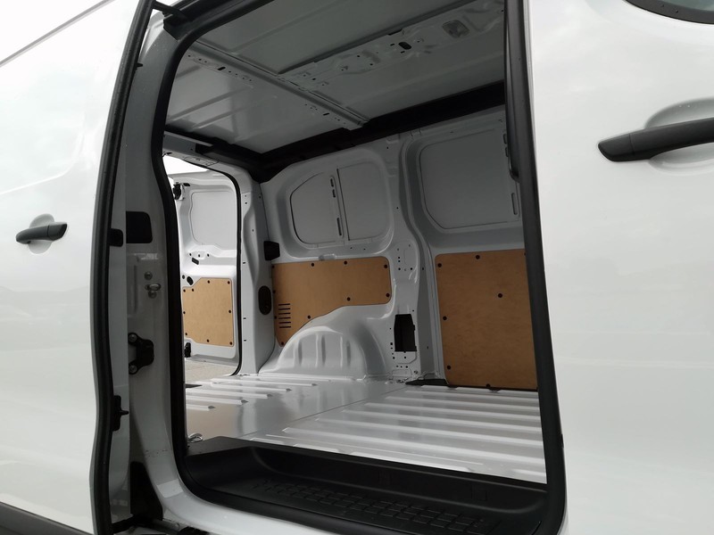 7 - Fiat Professional Scudo SERIE 3 VAN L2H1 1.5 BLEHDI  120 CV