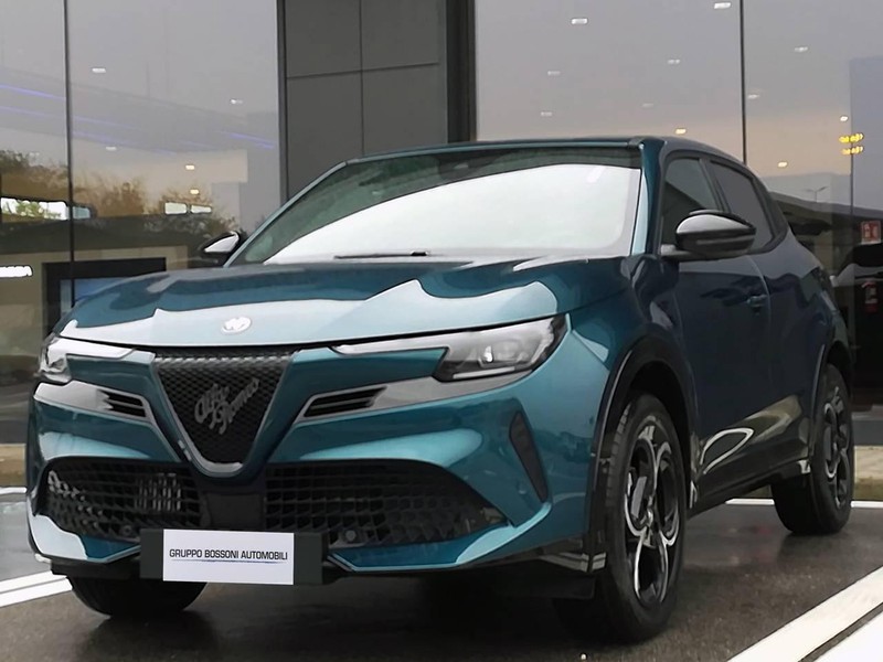 1 - Alfa Romeo Junior 1.2 hybrid 145cv ibrida edct6