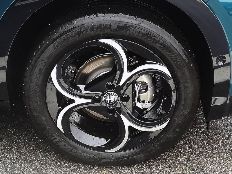 19 - Alfa Romeo Junior 1.2 hybrid 145cv ibrida edct6