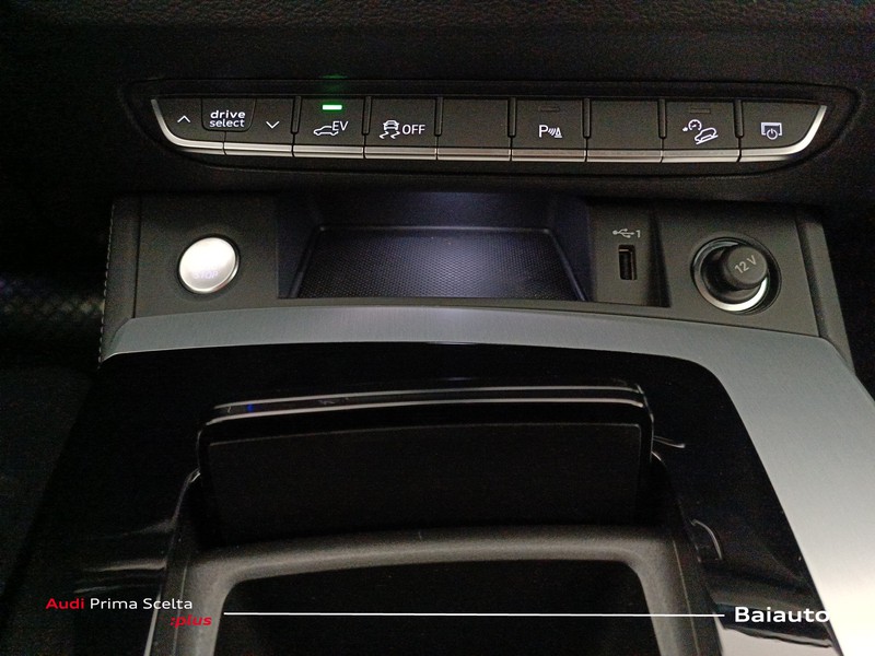 13 - Audi Q5 55 2.0 tfsi e s line plus quattro s tronic