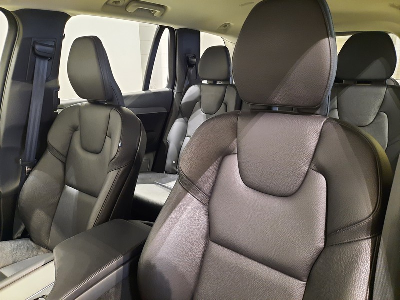19 - Volvo XC90 2.0 b5 core awd automatico 7p.ti