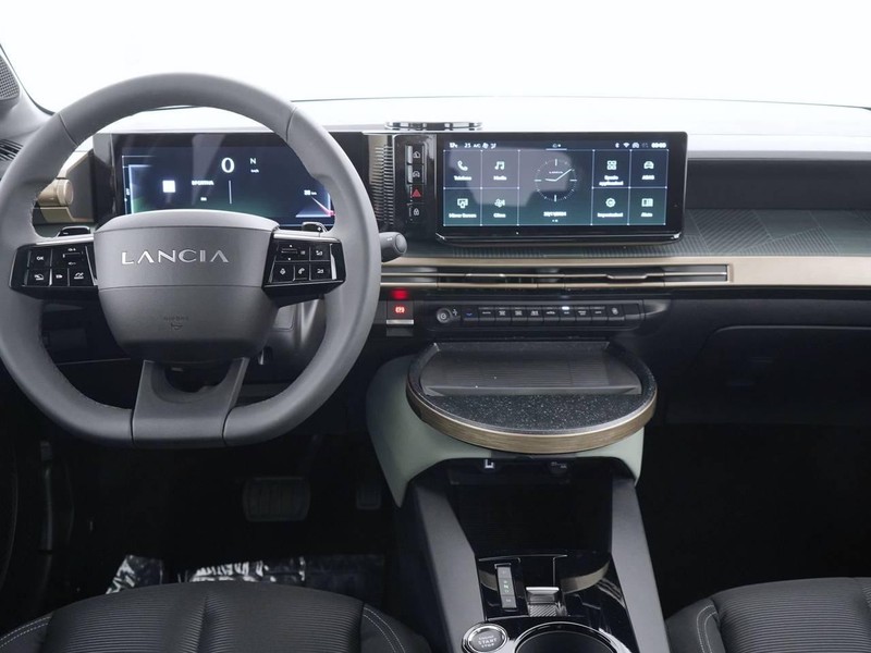 7 - Lancia Ypsilon 1.2 mhev 110cv e-dct