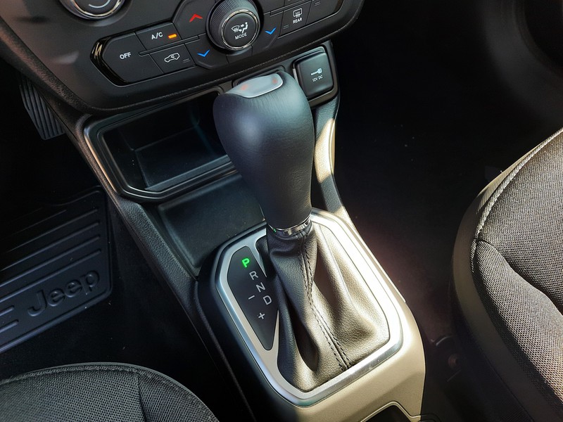 13 - Jeep Renegade 1.5 turbo t4 mhev altitude 2wd