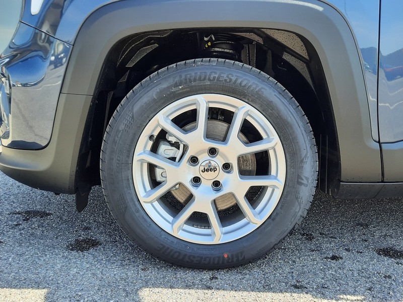 19 - Jeep Renegade 1.5 turbo t4 mhev altitude 2wd