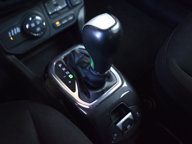19 - Jeep Renegade 1.3 t4 phev limited 4xe at6