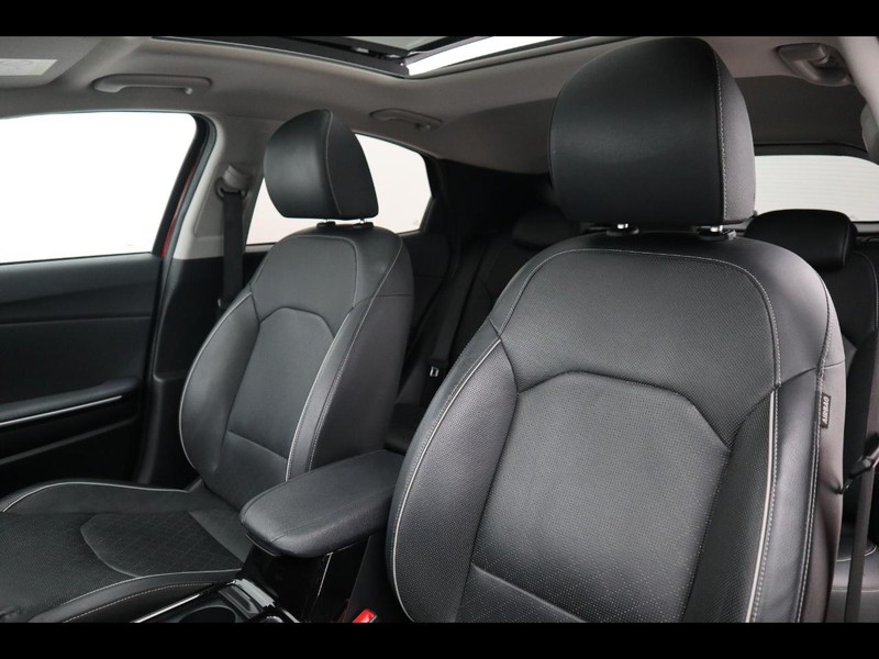 7 - Kia Xceed 1.4 t-gdi 140cv evolution lounge pack 2wd dct