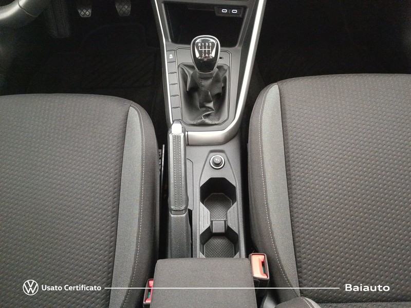 13 - Volkswagen Polo 1.0 tgi 90cv life