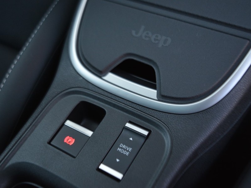 19 - Jeep Avenger 1.2 turbo e-hybrid mhev 110cv summit fwd edct6
