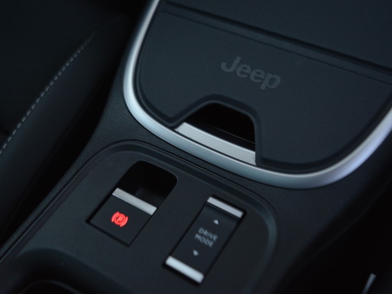 19 - Jeep Avenger 1.2 turbo e-hybrid mhev 110cv summit fwd edct6