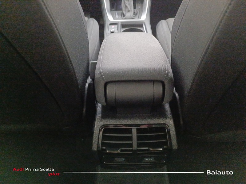 13 - Audi Q3 35 1.5 tfsi evo2 s line edition s tronic